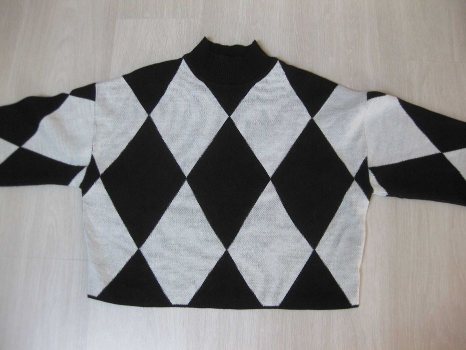 170 зріст, стильний светрик оверсайз з геометричним візерунком Divided