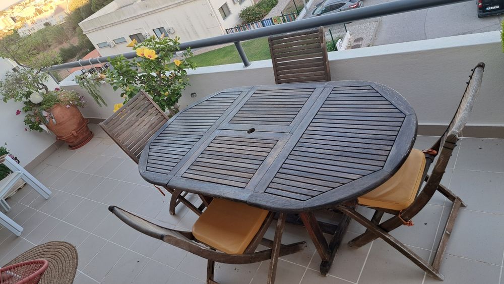 Mesa exterior com 4 cadeiras