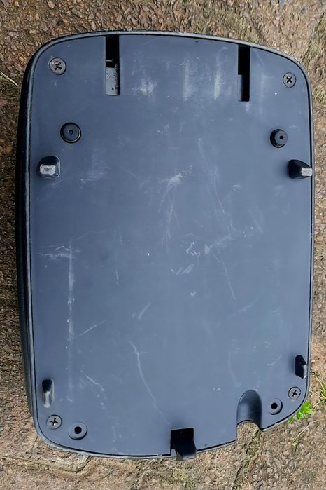 Продам підлокітник до KIA CARENTS 03 б/у.