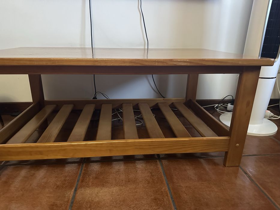 Mesa em madeira de Cerejeira