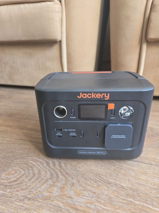Зарядна станція Jackery Explorer 300 Plus