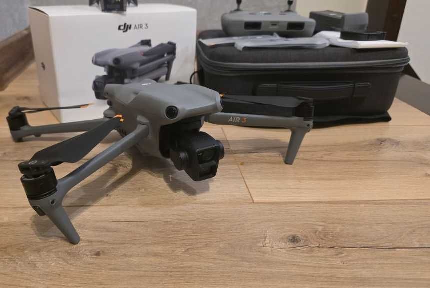 Dron DJI Air 3  RC-N2
