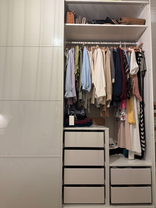 Roupeiro PAX com portas deslizantes