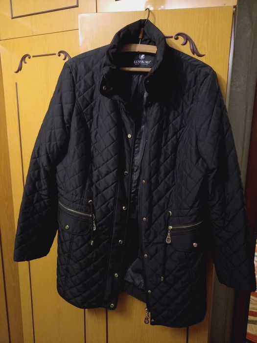 Куртка чорна 52 розміру