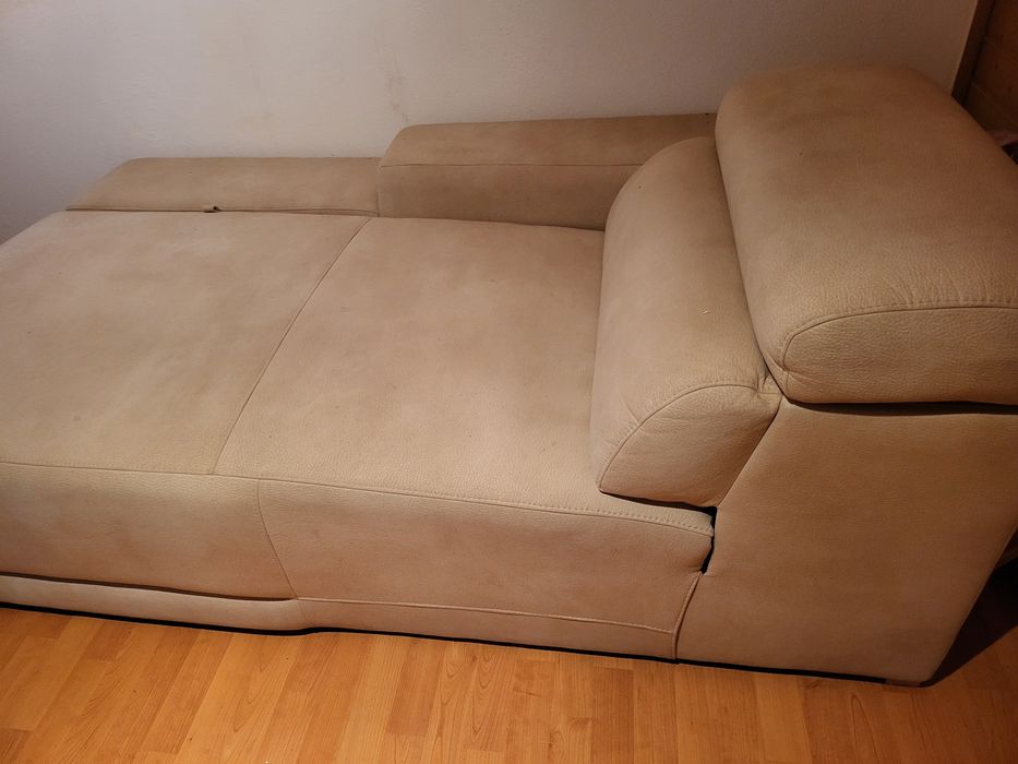 ChaiseLong de cor beje COMO NOVA