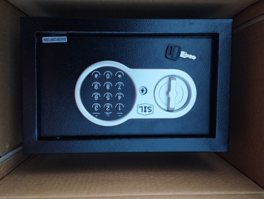 Sejf elektroniczny 200 x 310 x 200 mm-nowy kluczyk lub hasło.