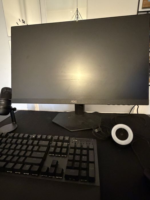 Monitor, Microfone, Rato, Teclado e Camera para computador