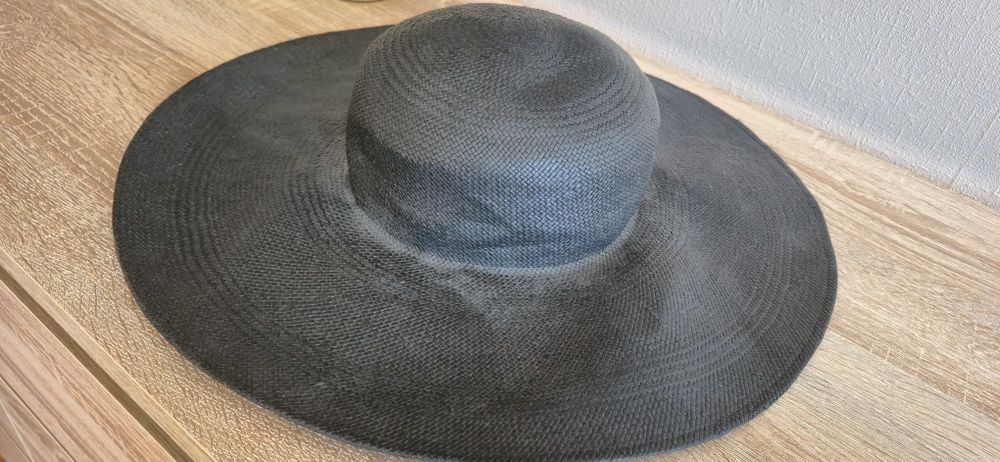 Капелюх жіночий "marks&sp, з великими полями, дуже елегантна.ence"r