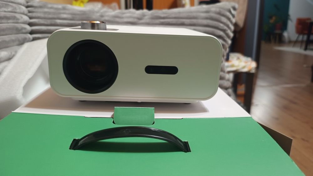 Projektor LED BlitzWol BW-V5Max z systemem Android 9.0