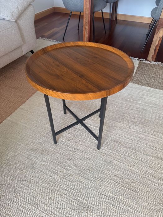 Set of 2 coffee/side tables with wooden tabletops.64739085673347123
