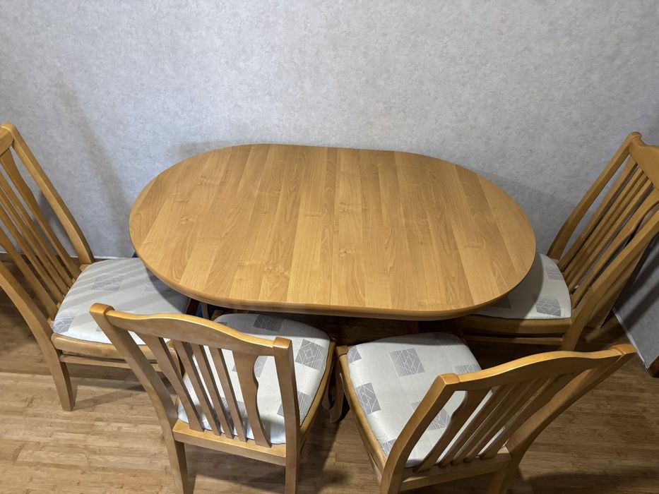 Розкладний обідній стіл + 4 стула