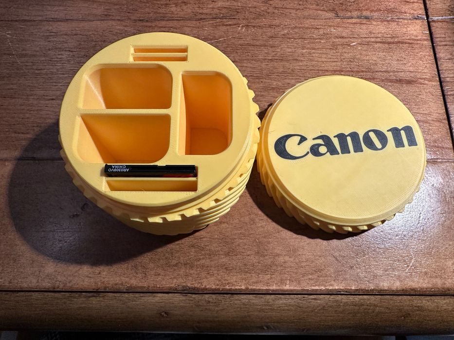 Кейси для акумуляторів Canon , Nikon , SONY , FUJI .