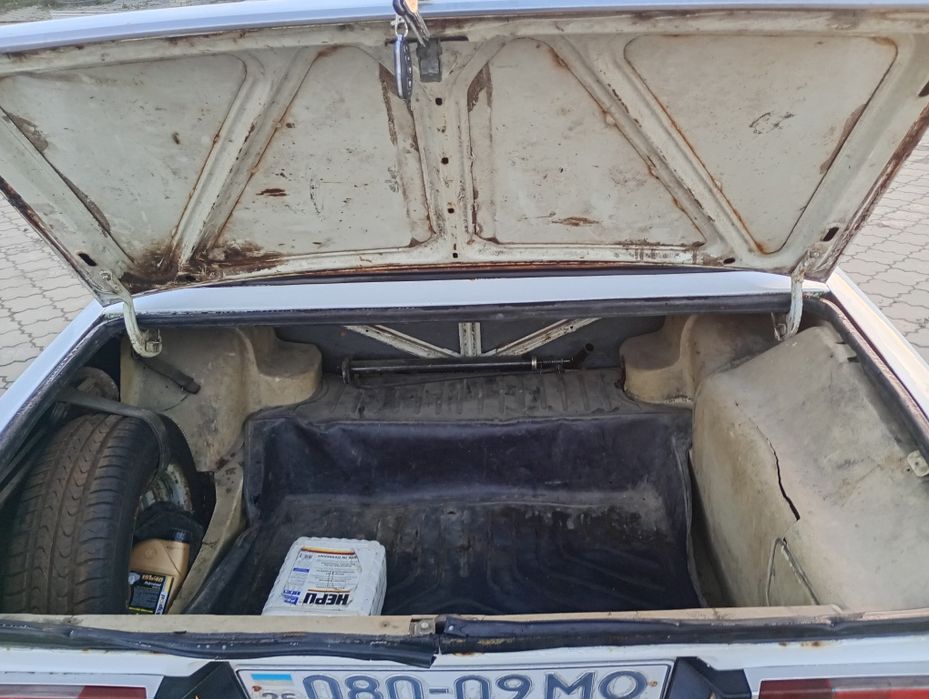 Автомобіль ВАЗ 2106