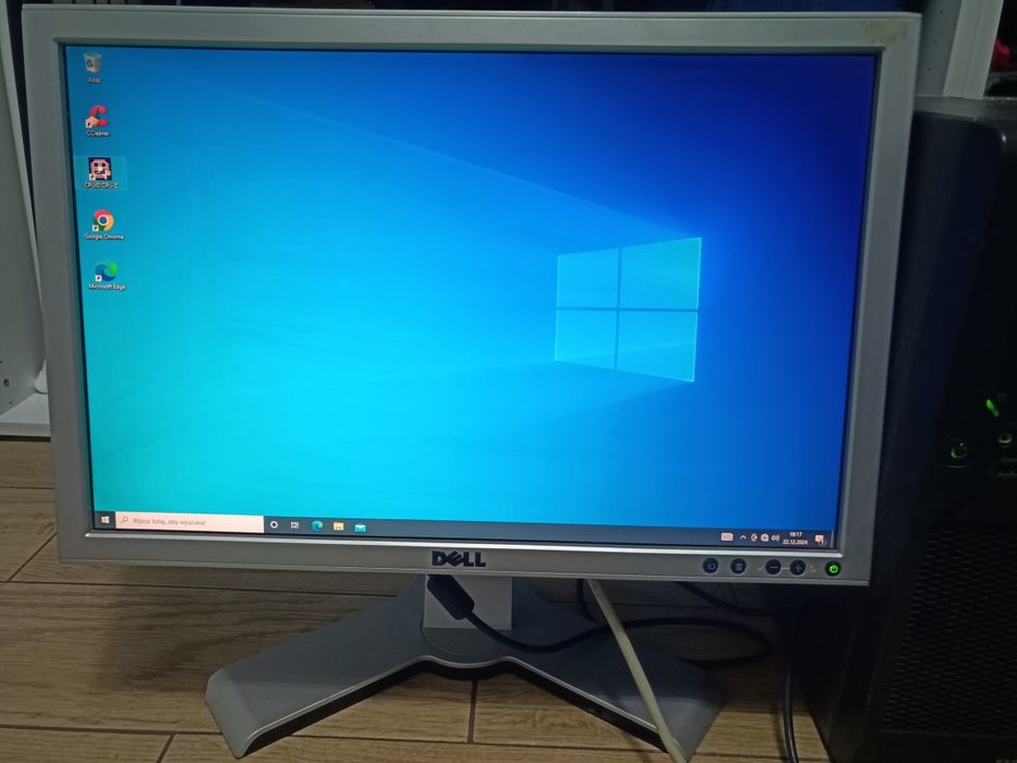 Komputer Fujitsu Esprimo + monitor Dell + system glosnikow Logitech