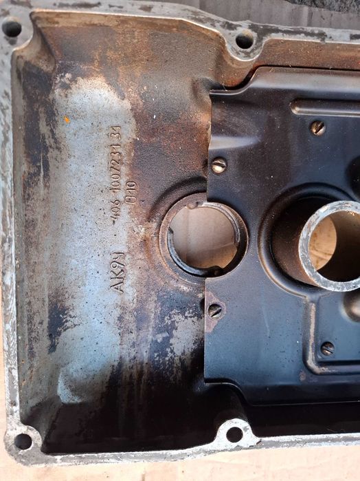 Волга Уаз Газель кришка двс