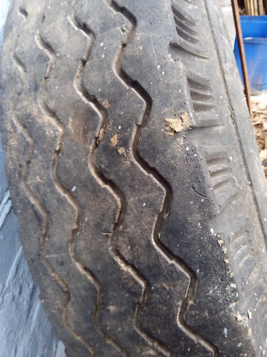 Колеса на ЮМЗ під переробку.