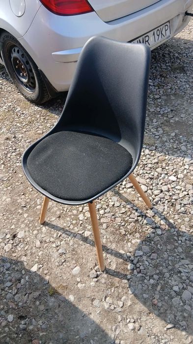 Sprzedam 4 krzesla+poduszki