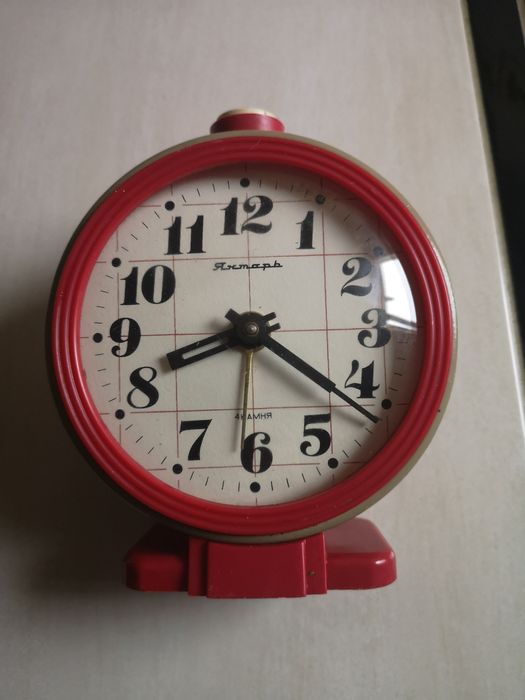 Budzik zegar stojący