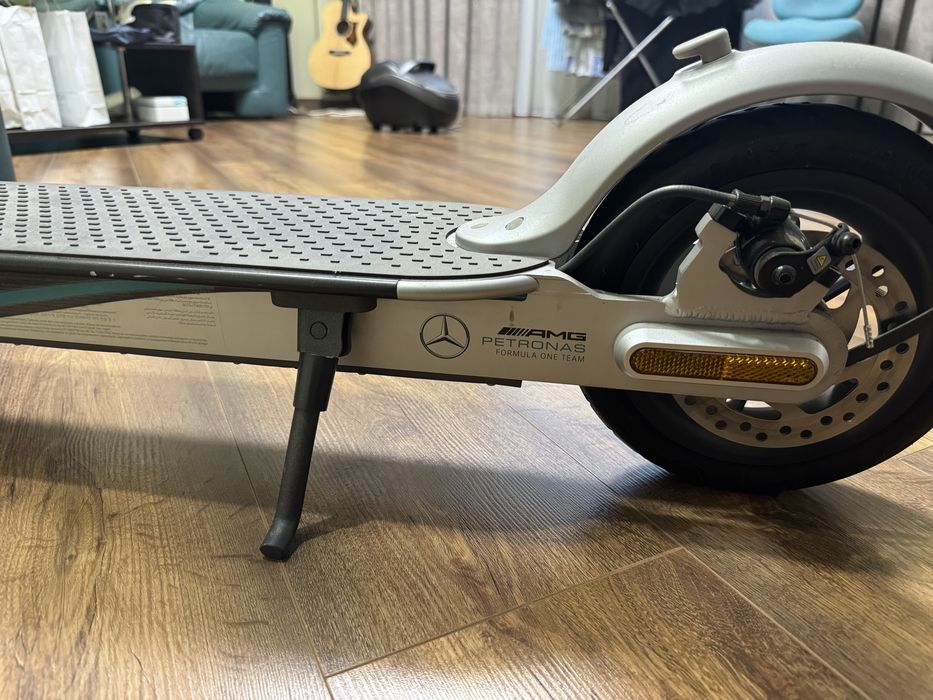 Електросамокат XIAOMI Mi Electric Scooter Pro 2 Mercedes-AMG F1 Ed