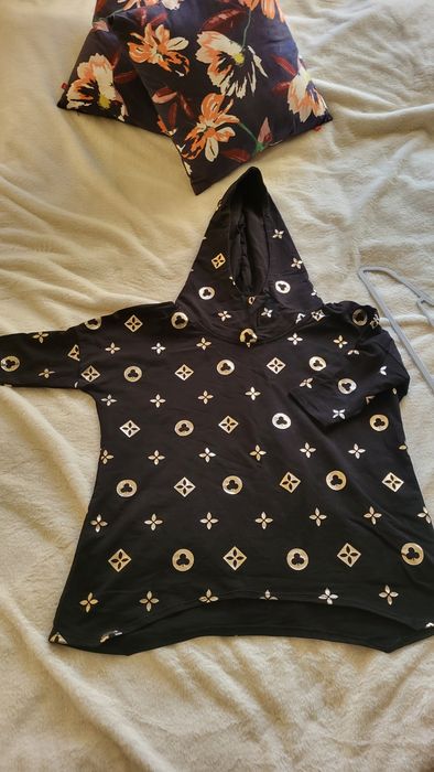 Super bluza w złote wzory
