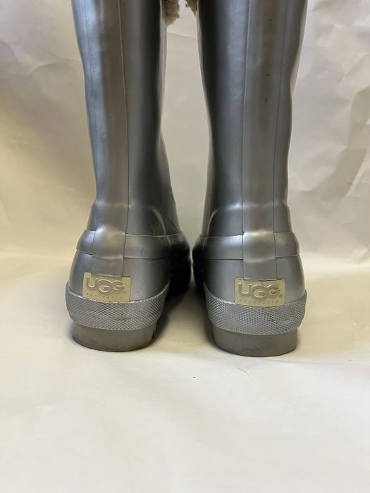 Резиновые сапоги UGG с манжетами и внутри овчина.