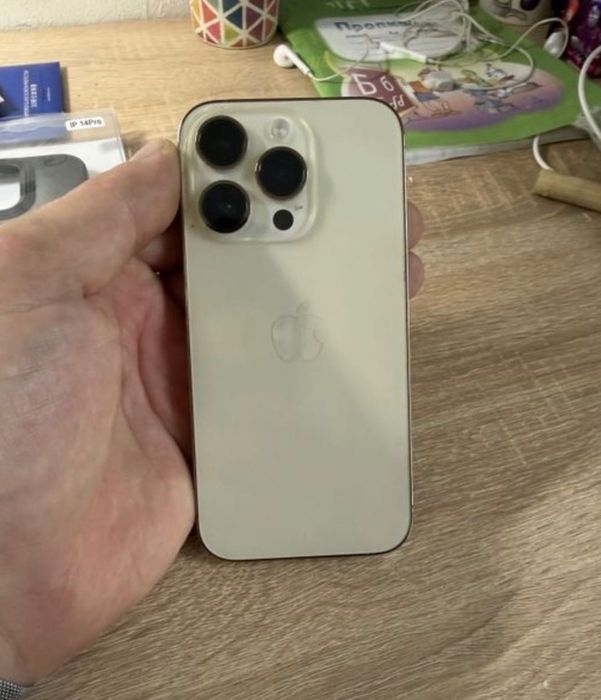 Sprzedam iPhone 14 pro akb 87%