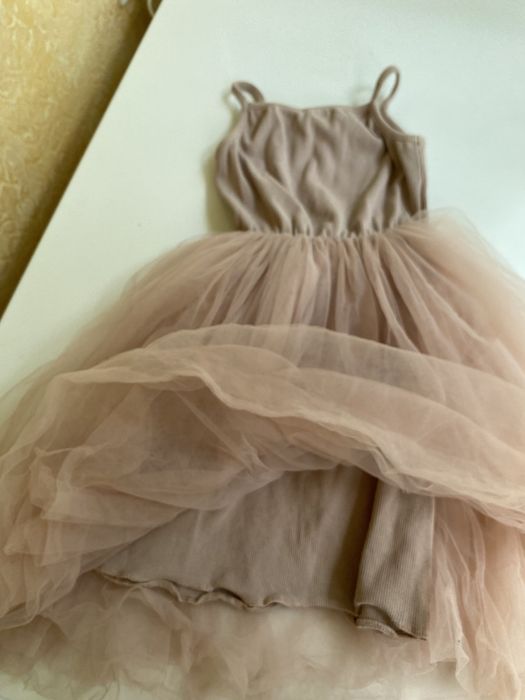 Нарядное легкое платье