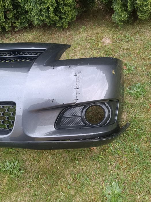 Zderzak Toyota Corolla Verso uszkodzona
