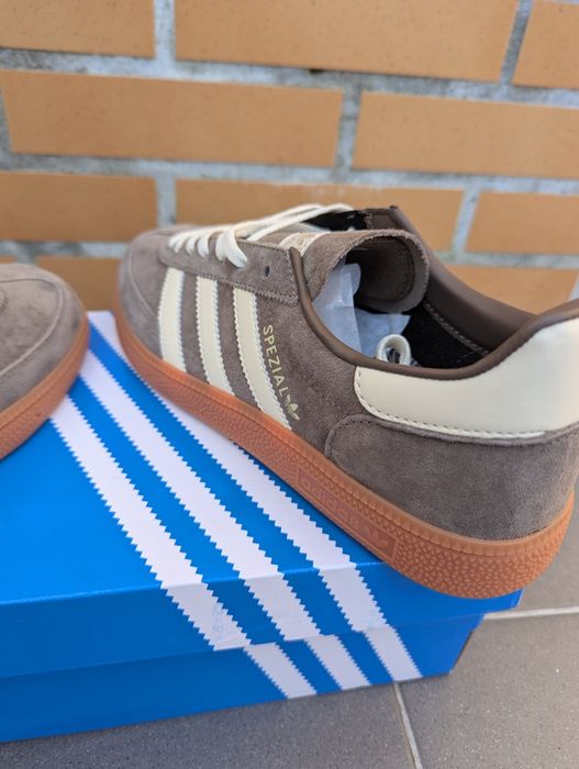 Adidas tipo Spezial n41 com defeito