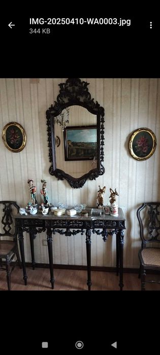 Credencia vintage com mármore ,espelho e duas cadeiras em madeira