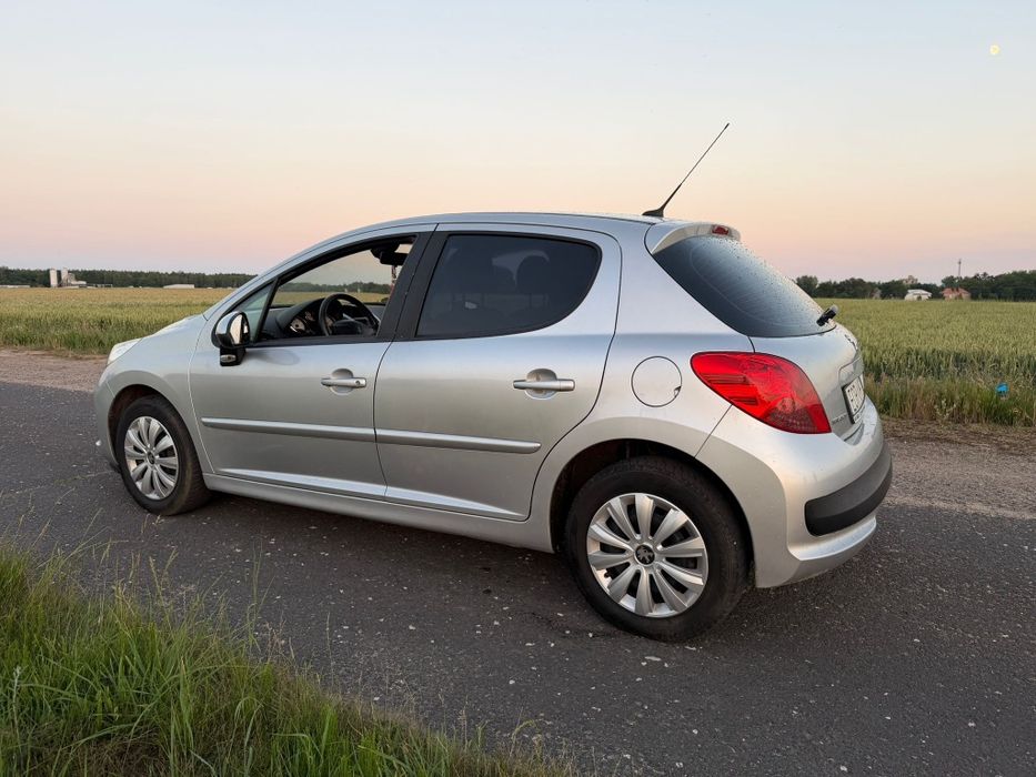 Peugeot 207 benzyna