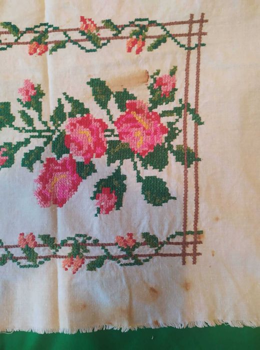 Доріжка - серветка вишивка "Троянди"