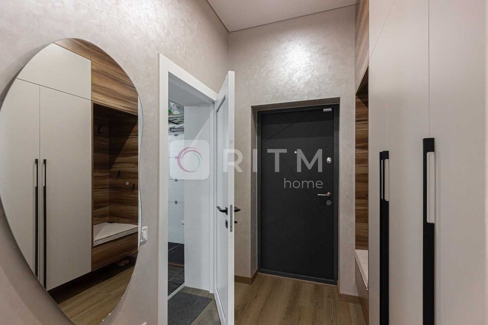 Продаж будинку з дизайнерським ремонтом 5хв від Сихова.