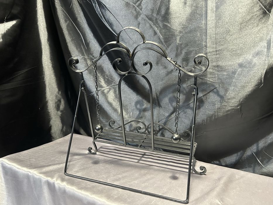 Stojak na Książkę Czarny, Kuty, Rozkładany z Kulami na Łańcuszku