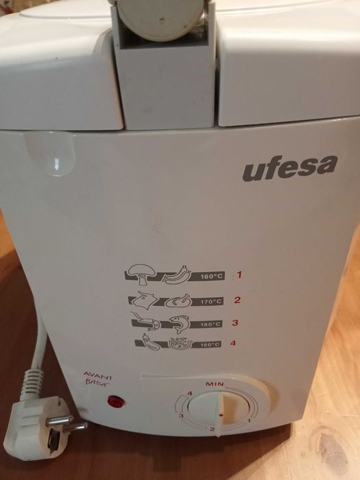 Fritadeira marca Ufesa em bom estado