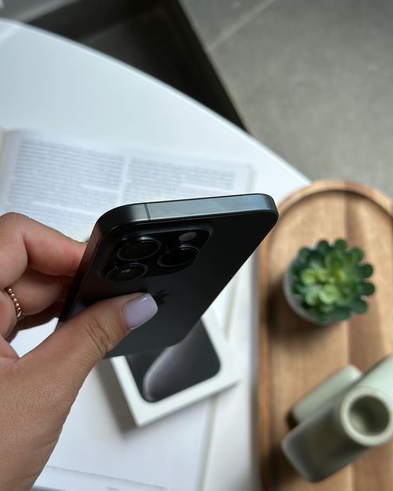  iPhone 16 Pro max 256Gb Чорна Пʼятниця в AppleZT