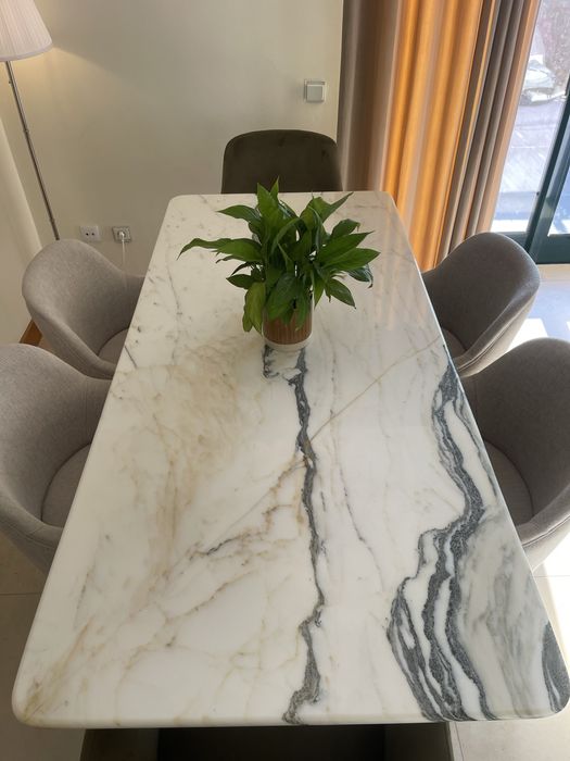 MESA DE MÁRMORE CALACATTA ORO ITALIANO – DESIGN SOFISTICADO!