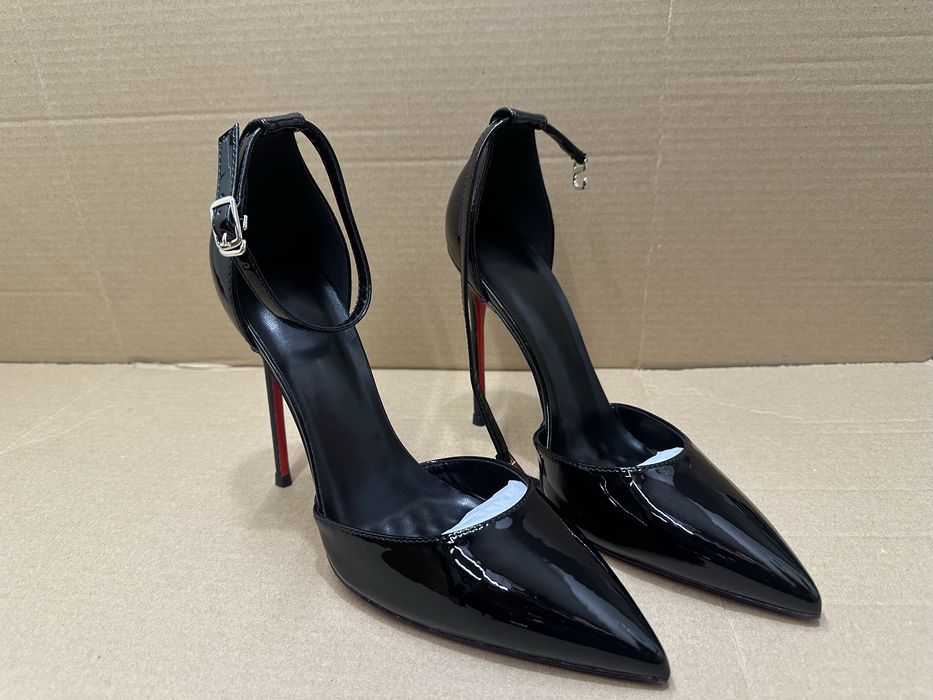 Czarne lakierowane szpilki