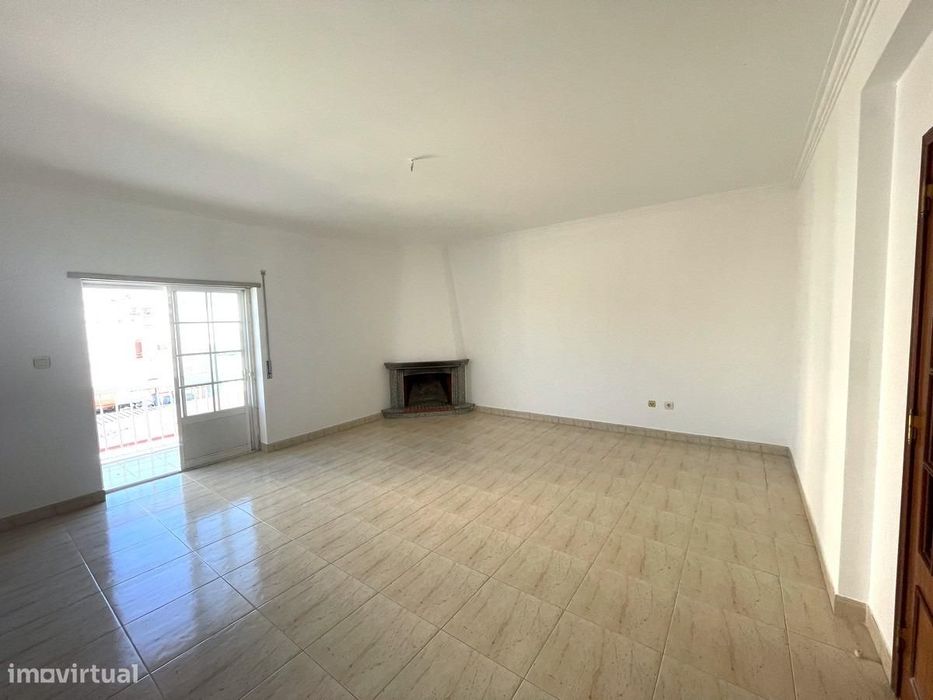 Apartamento T3 com amplas áreas no Seixal