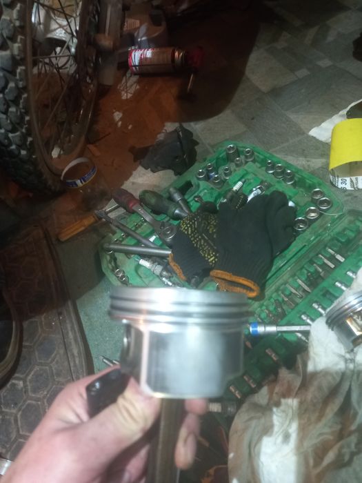 Двигатель на Фольцваген 2л бензин