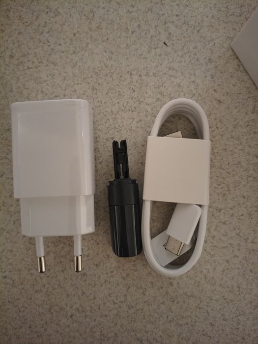 Urządzenie lil z ładowarką