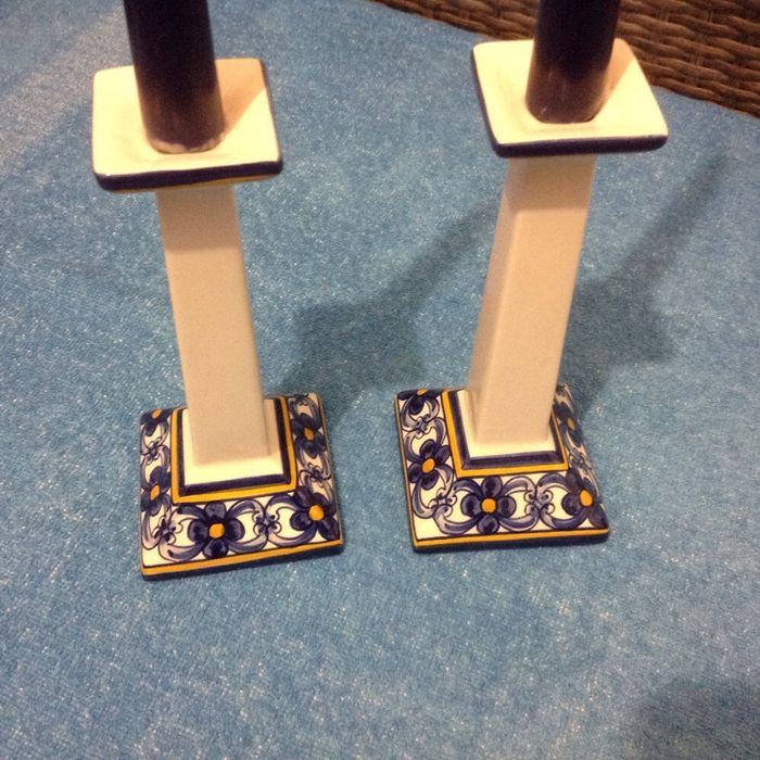 Jarra e castiçais pintados a mão