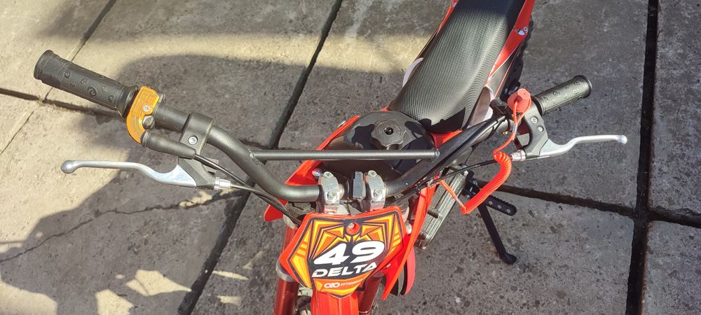 Дитячий спортивний пітбайк.