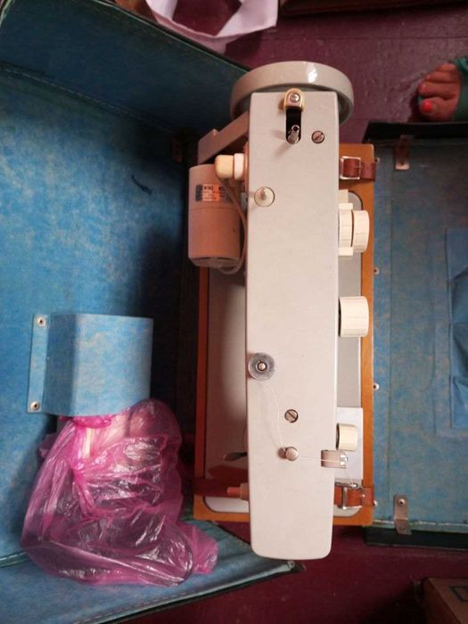 Продам швейна машинка з нижнім приводом (педаль) нова, Чайка 142м