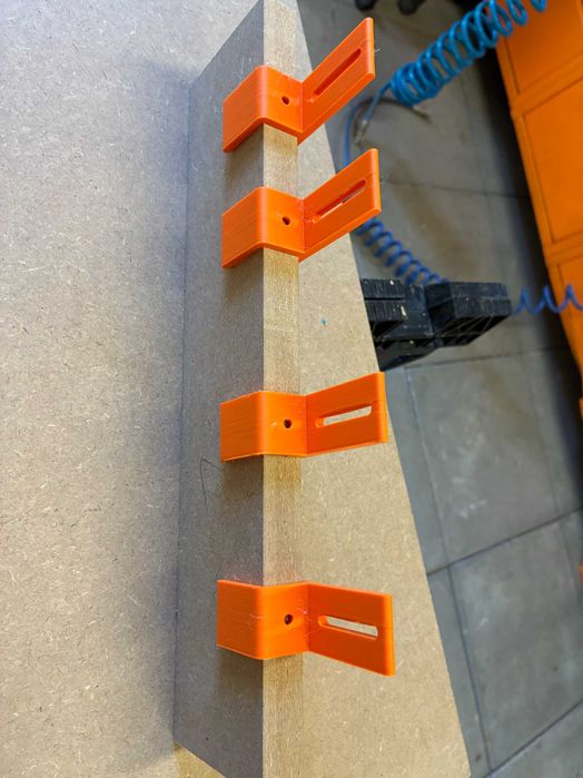 Przyrząd do trasowania maskownic + uchwyt na ołówek