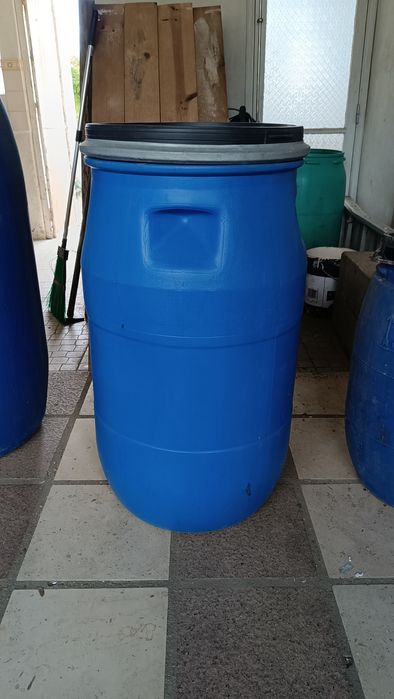 Barrica  de Plástico Azul 50L/100L