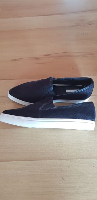 Buty firmy Reserved
