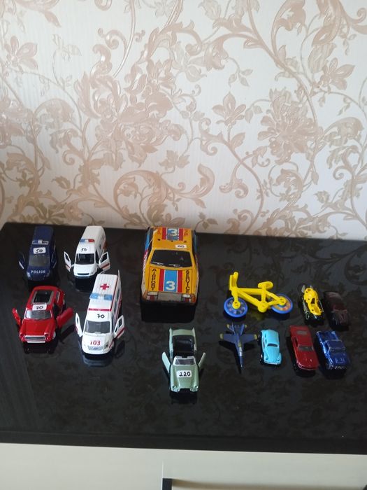 Металічні дитячі машинки