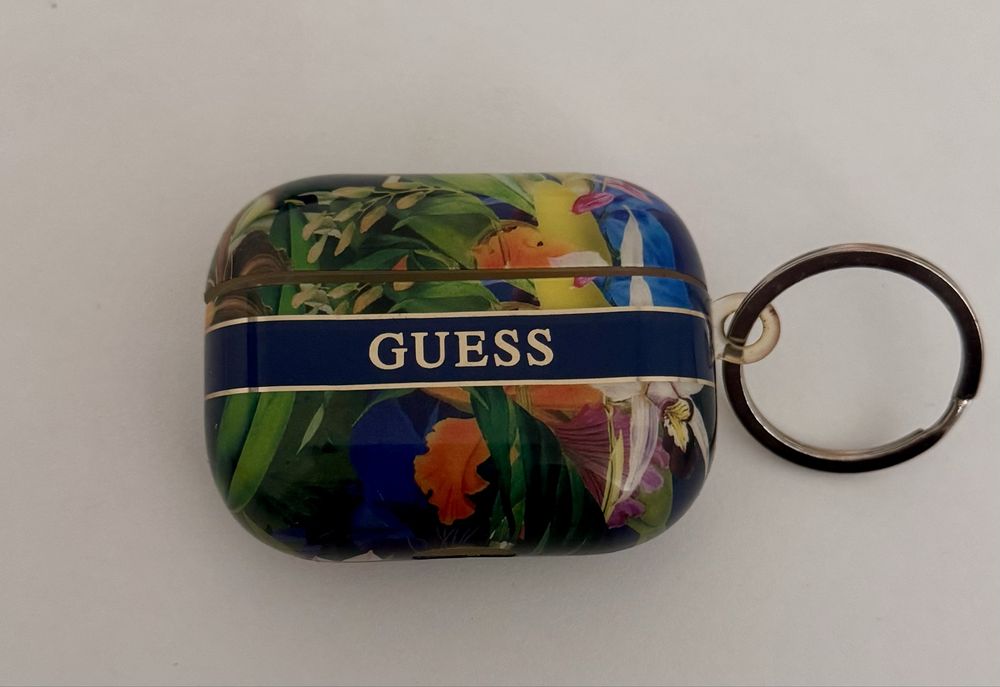 2 etui Guess do AirPods 2 GUA3HHFLU cover
