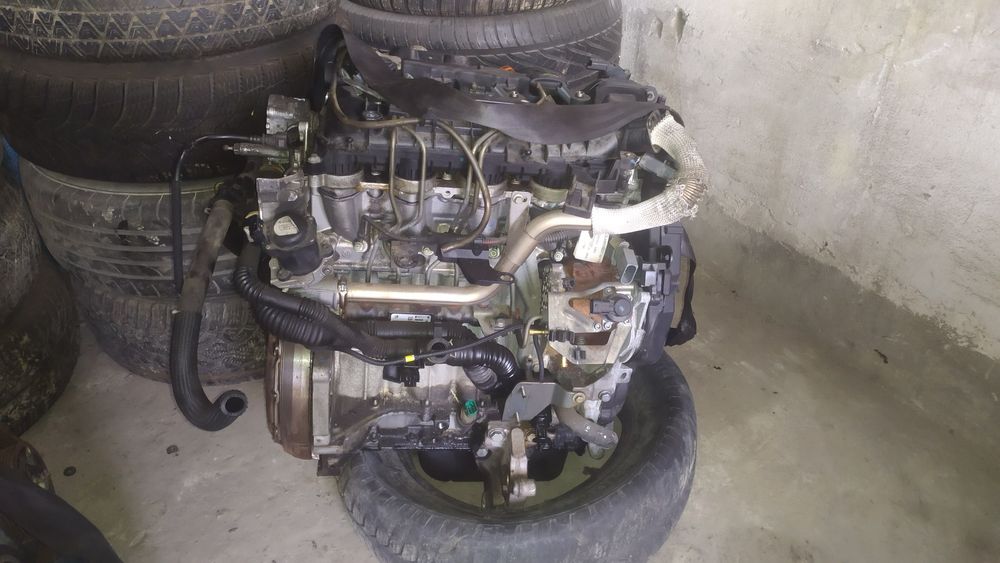 Двигун мотор двигатель 1.6 hdi тдсі D4164T Форд Вольво  пежо сітроен